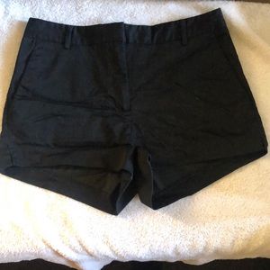 Slim fit black zipper short